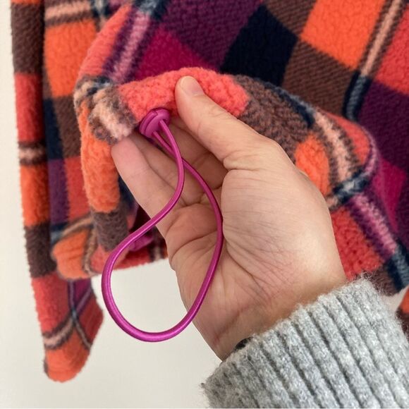 American Eagle Women’s cropped plaid fleece jacket size large. EUC! - Picture 4 of 9